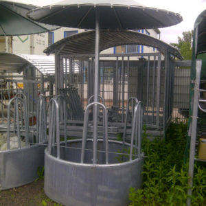 Râtelier à foin rond de 1m30 avec toit pivotant