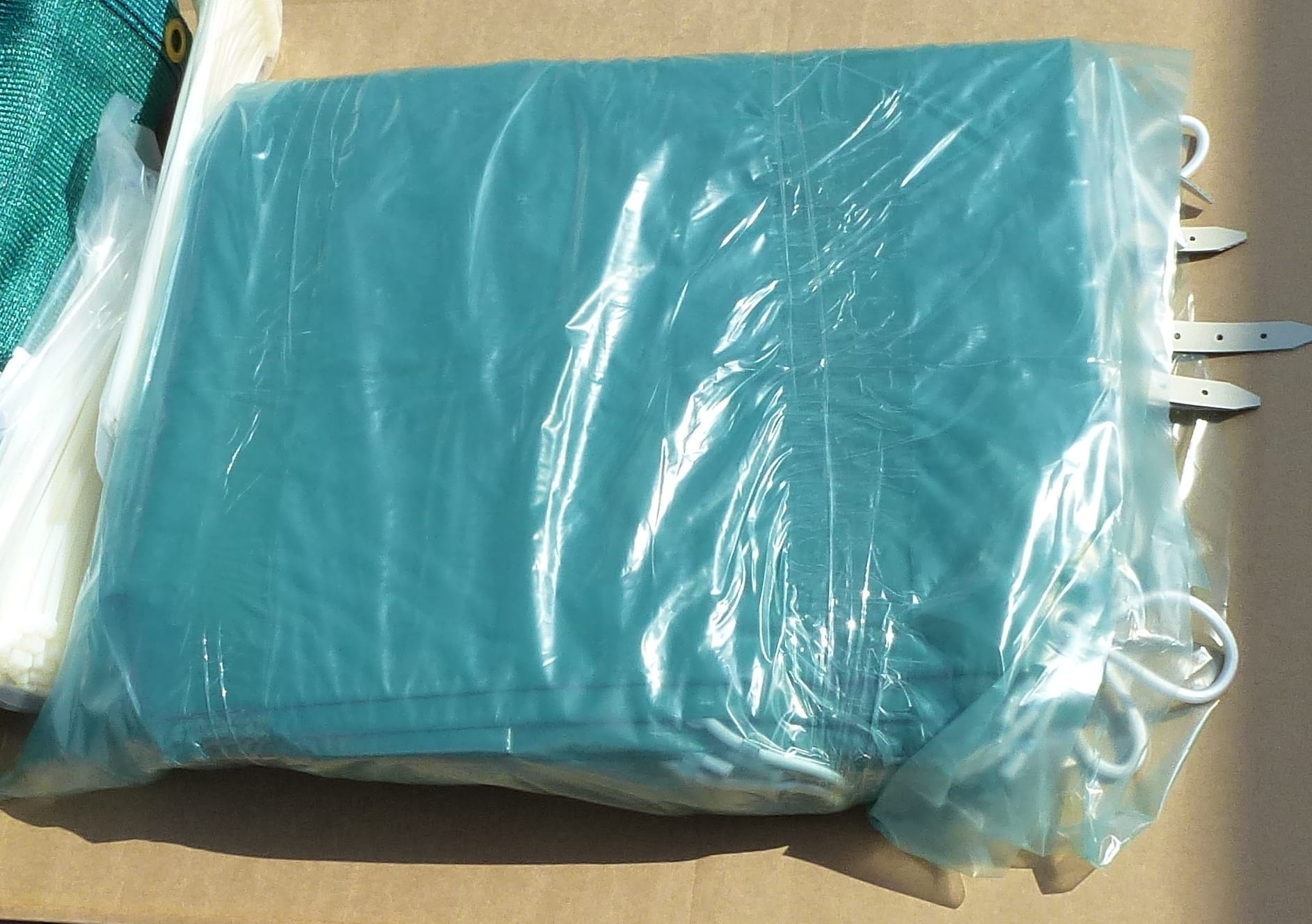 Bâche noire robuste, tissu imperméable, bâche d'abri imperméable