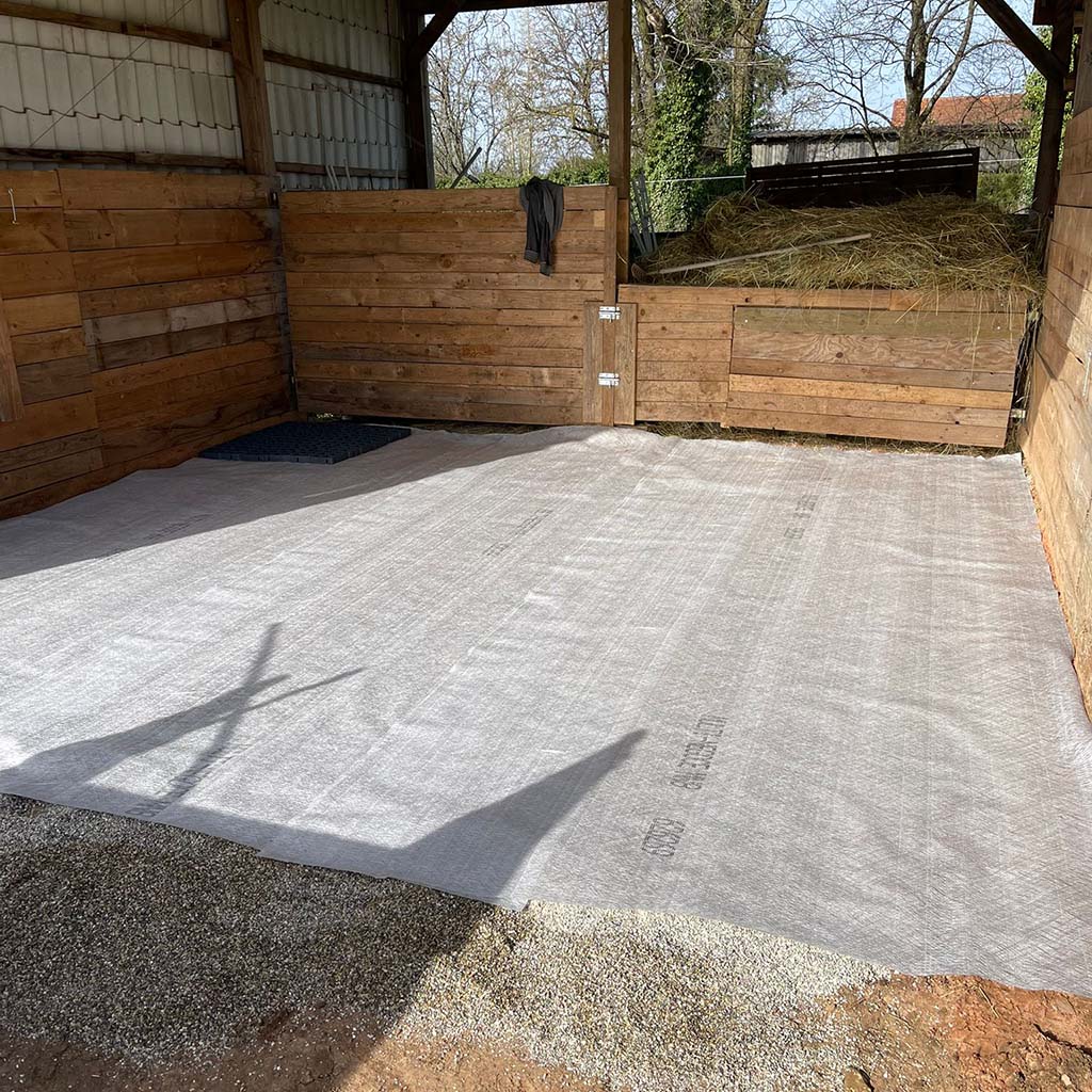 Dalle de stabilisation de sol pour écurie, abri de prairie, râtelier point d’eau. Plaque de 1m² Idéale également pour Écurie active