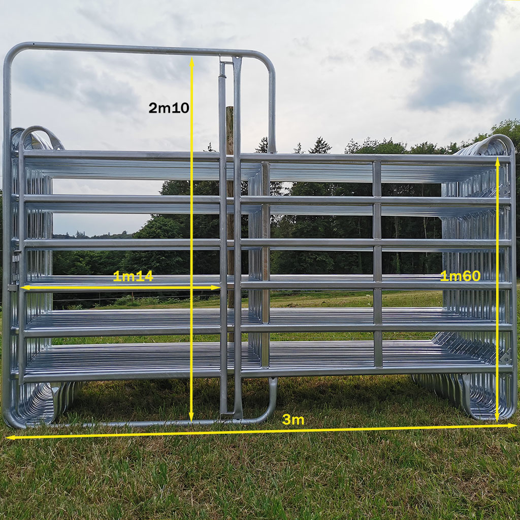 Parc de contention équins ou bovins composé de 17 barrières de 3m x 1m60 de haut ainsi que d’une barrière avec porte. Réalisé en acier galvanisé à chaud. Tube ovale de 50x30x1,5mm Chainettes et manilles de fixation comprises.
