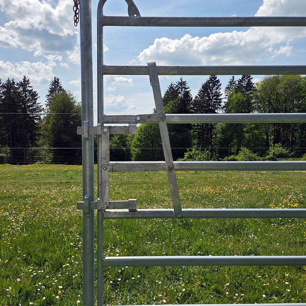 Porte sur arche avec cadre de porte ajustable en hauteur - 1m80 de haut partie barrière - Double verrouillage - Charnières haute résistance longue durée de vie - Passage jusqu'à 2m88 de haut et 3m04 de largeur