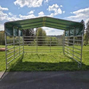 Abri de prairie mobile et démontable pour chevaux lourd ou de grande taille Dimension 4mx3m60 Réalisé en acier galvanisé à chaud