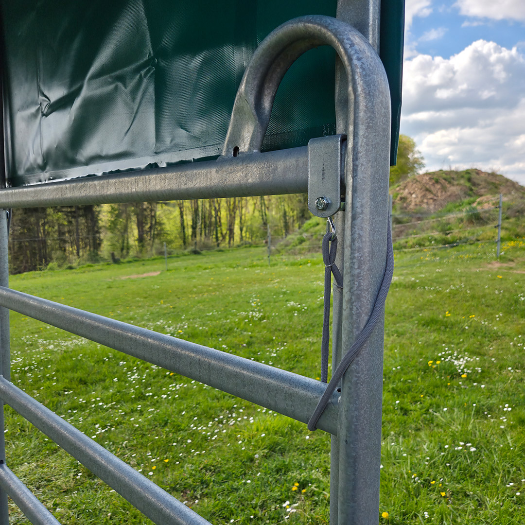 Abri de prairie mobile et démontable pour chevaux de grande taille ou matériel. Dimension 4mx3m60 Réalisé en acier galvanisé à chaud