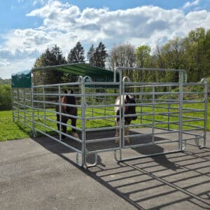 Abri de prairie avec paddock, mobile et démontable pour chevaux de grande taille ou matériel. Dimension 4mx7m20 Réalisé en acier galvanisé à chaud