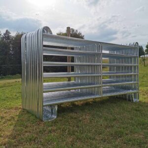 Parc de contention équins ou bovins composé de 20 barrières de 3m x 1m60 de haut. Réalisé en acier galvanisé à chaud. Tube ovale de 50x30x1,5mm Chainettes et manilles de fixation comprises